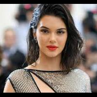 akibat-kendall-jenner-operasi-puting-payudara-jadi-tren