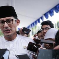 pergi-umrah-sandiaga-doakan-prabowo-jadi-presiden-di-mekkah