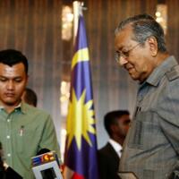 bayar-utang-malaysia-mahathir-bakal-potong-gaji-menteri