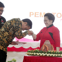 jokowi-minta-maaf-ke-mega-pks-bingung-siapa-pemimpin-sesungguhnya