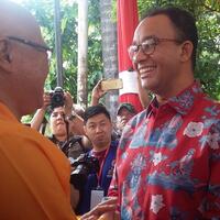 rayakan-waisak-anies-minta-sering-diundang-di-acara-umat-buddha