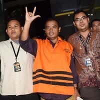 kpk-tahan-bupati-purbalingga