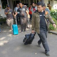 kpk-sita-4-koper-berkas-dari-kantor-pupr-tulungagung