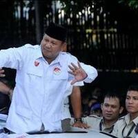 viral-mobil-bergambar-jokowi-penyok-ditimpa-pohonwarganetpohonnya-radikal