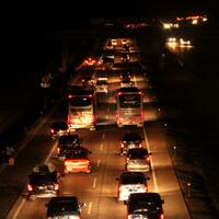 tol-cikampek-arah-jakarta-diberlakukan-satu-arah