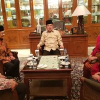 kalla-silaturahmi-ke-habibie