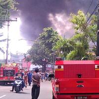 permukiman-di-jalan-pilar-jakbar-terbakar