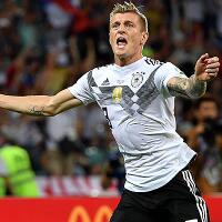 2-1-kroos-menyelamatkan-jerman-dengan-satu-gol-indah-di-menit-terakhir