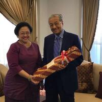 salak-bali-dari-megawati-buat-mahathir