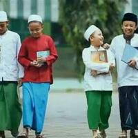 selamat-menempuh-pembelajaran-baru-sebagai-seorang-santri-buat-adekku