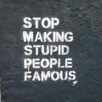 miris--kenapa-hal-bodoh-harus-tenar-di-negeri-ini