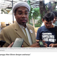 neno-warisman-cs-demo-di-toko-anak-jokowi-ngabalin-ngaca-dulu