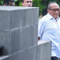 aburizal-bakrie-mangkir-dari-pemeriksaan-kpk