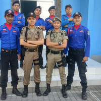 2-anggota-ini-kumpul-satu-atap-saling-membantu-antara-satu-sama-lain