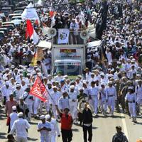 ribuan-massa-alumni-212-demo-bareskrim-dan-kemendagri