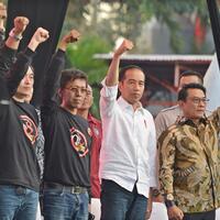 jokowi--pegang--10-nama-cawapres