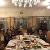 pertemuan-jokowi-mega-menepis-isu-kerenggangan
