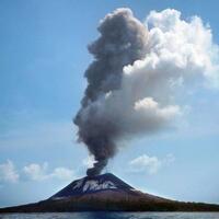 gunung-anak-krakatau-meletus-398-kali