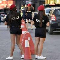 polisi-wanita-di-kota-ini-diharuskan-pakai-celana-pendek-yang-seksiunch