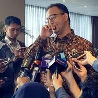 kali-item-ditutup-kain-hitam-anies-berdalih-kurangi-bau