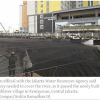too-ugly-too-smelly-jakarta-covers-up-black-river-for-asian-games