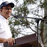 anies-akan-bongkar-jpo-karena-halangi-patung-selamat-datang