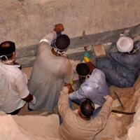 ternyata-ini-isi-dari-sarkopagus-besar-yang-ditemukan-di-kota-mesir-alexandria