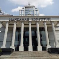 mk-anggota-dpd-dilarang-jadi-pengurus-parpol