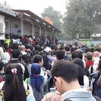 penumpang-krl-tumpah-ruah-di-stasiun