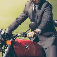 alasan-ane-lebih-suka-mengendarai-motor-sport-selain-terlihat-ganteng--macho