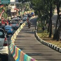 separator-jalan-dibuat-warna-warni-bagaimana-aturannya