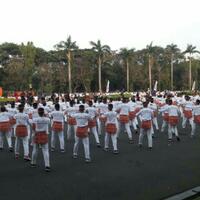 jokowi-jk-hadiri-pemecahan-rekor-dunia-senam-poco-poco