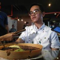 kelihaian-gibran-mengambil-momen-jenderal-kardus