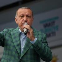 kurs-lira-anjlok-18-persen-erdogan-bantah-turki-alami-krisis
