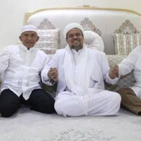 kesaksian-tgb-soal-bacaan-salat-magrib-jokowi-sangat-terang