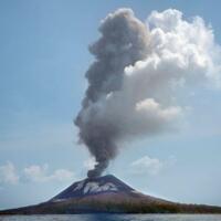 gunung-anak-krakatau-meletus-62-kali