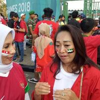 suporter-lokal-sepakbola-asian-games-terbelah-bela-indonesia-dan-palestina