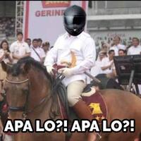 kalender-prabowo-sandiaga-tak-laku-dijual-di-lokasi-milad-fpi-ke-20