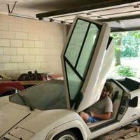 bongkar-gudang-kakeknya-orang-ini-kaget-temukan-lamborghini-super-langka