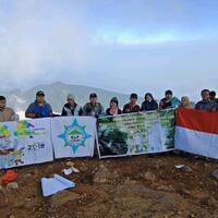 pecinta-alam-formapalakita-peringati-hut-ri-ke-73-di-puncak-gunung-dempo-pagar-alam