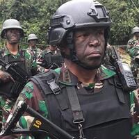 keliling-bagi-makanandua-personel-tni-tewas-di-papua