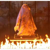 astaga-bikin-merinding-seperti-hantu-the-sacred-riana-merayap-di-dinding