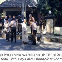 keluarga-pemotor-yang-tewas-sengaja-ditabrak-mobil-saksikan-olah-tkp