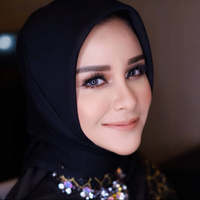 gaya-hijab-ibu-ibu-pejabat-yang-cantik-dan-populer
