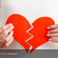 cemburu-ditinggal-nikah-jomlo-lapuk-tampar-desi