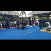 pesta-dadung-simbol-saling-menghormati-semesta