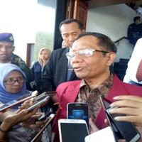 soal-gerakan-2019gantipresiden-mahfud-md-minta-polisi-profesional-dan-adil