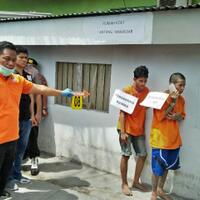 reka-ulang-pembakaran-satu-keluarga-di-makassar-sempat-terkendala