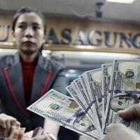 dolar-as-terus-menguat-harga-mie-dan-rokok-bakal-naik
