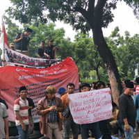 tolak-penggusuran-sejumlah-warga-cakung-cilincing-demo-di-balai-kota-dki
